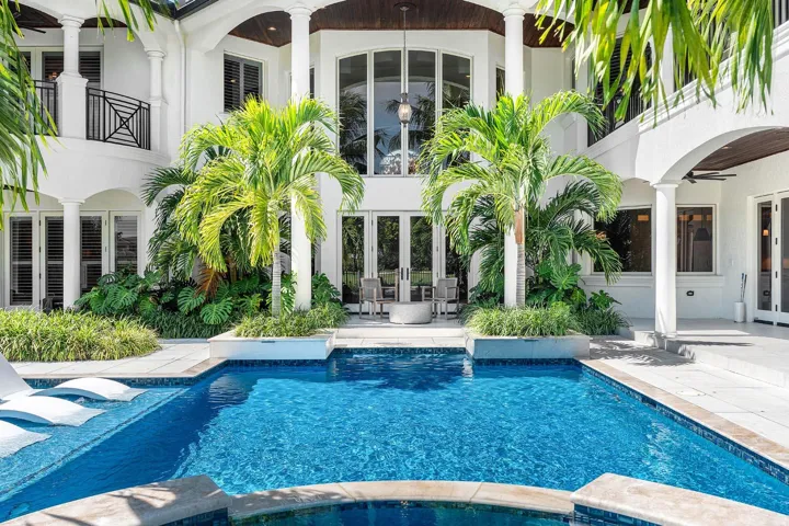 121_Royal_Palm_Way_29