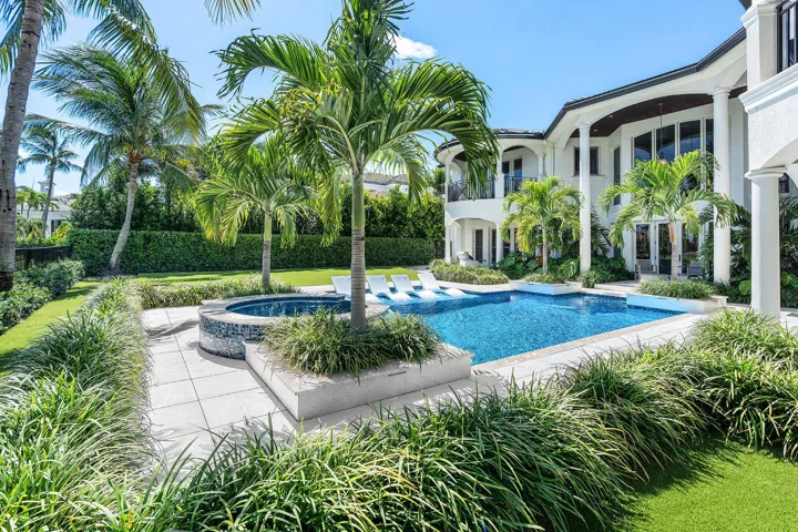 121_Royal_Palm_Way_27