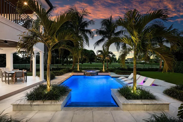 121_Royal_Palm_Way_Dusk_08
