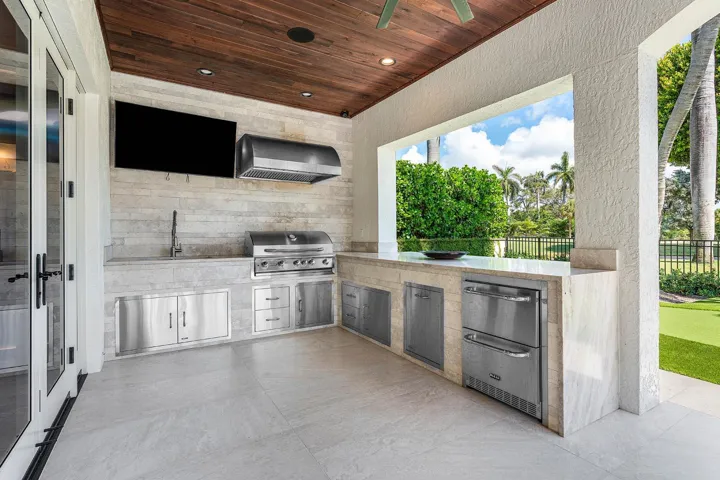 121_Royal_Palm_Way_30