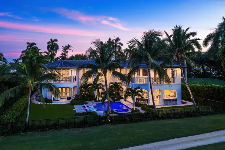 121_Royal_Palm_Way_Dusk_15