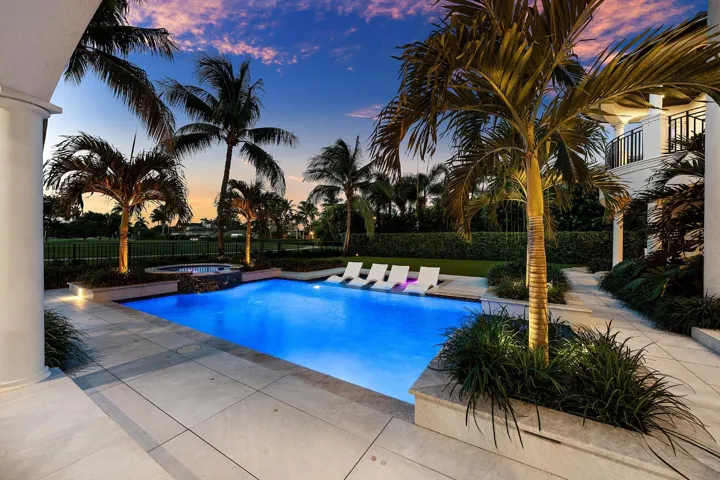 121_Royal_Palm_Way_Dusk_09