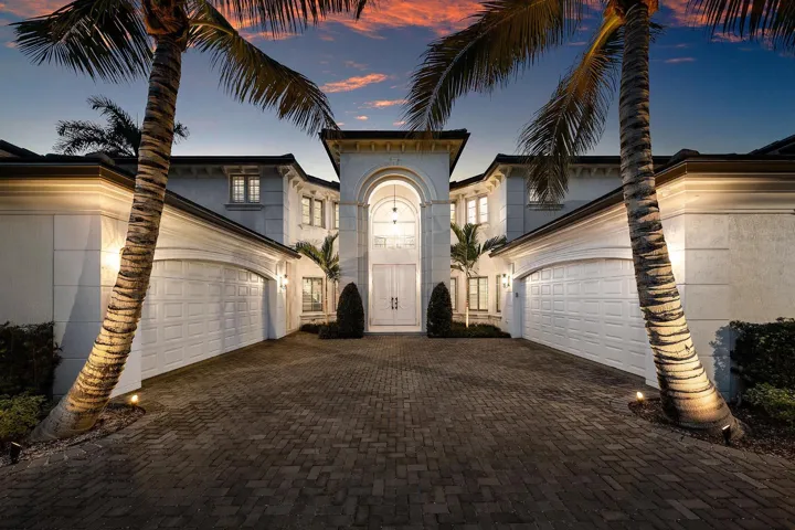 121_Royal_Palm_Way_Dusk_04