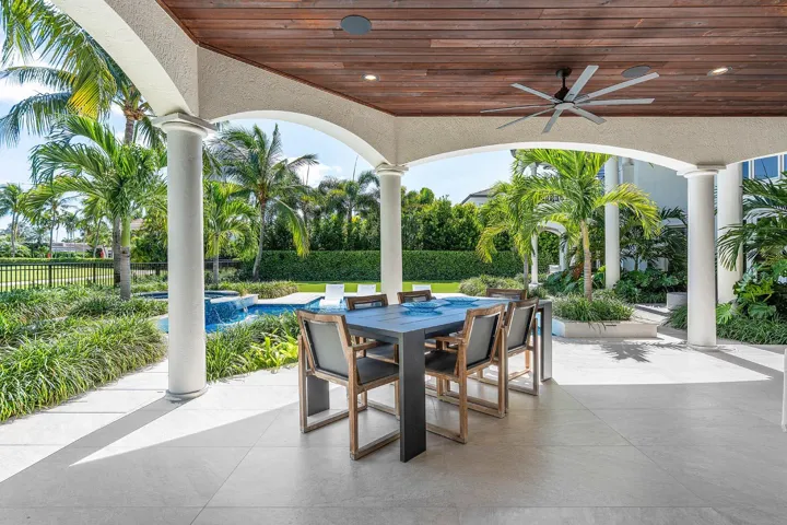 121_Royal_Palm_Way_31