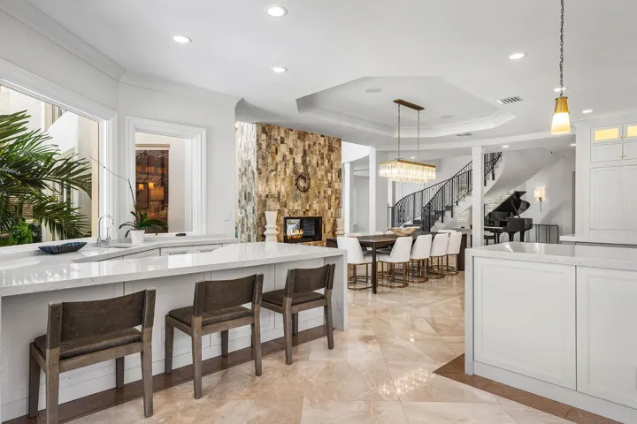 121_Royal_Palm_Way_13