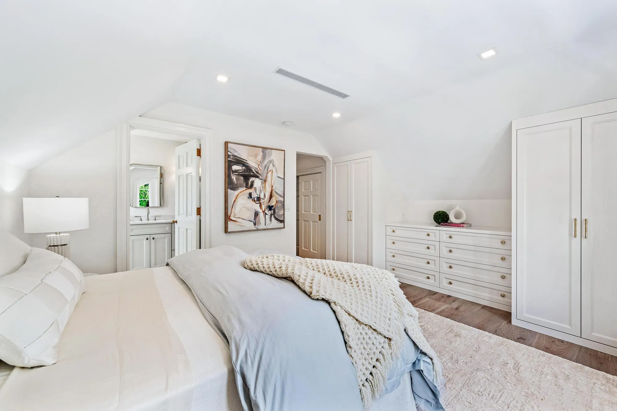 269 Jamaica Ln-31