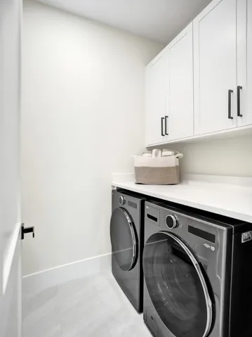 Laundry Room with sink