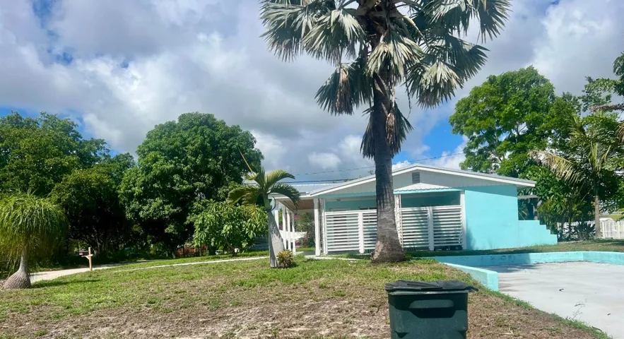 -395 NE Flora Place