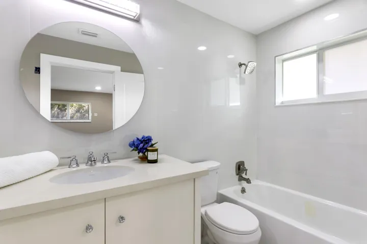 Primary Bath Shower/Tub