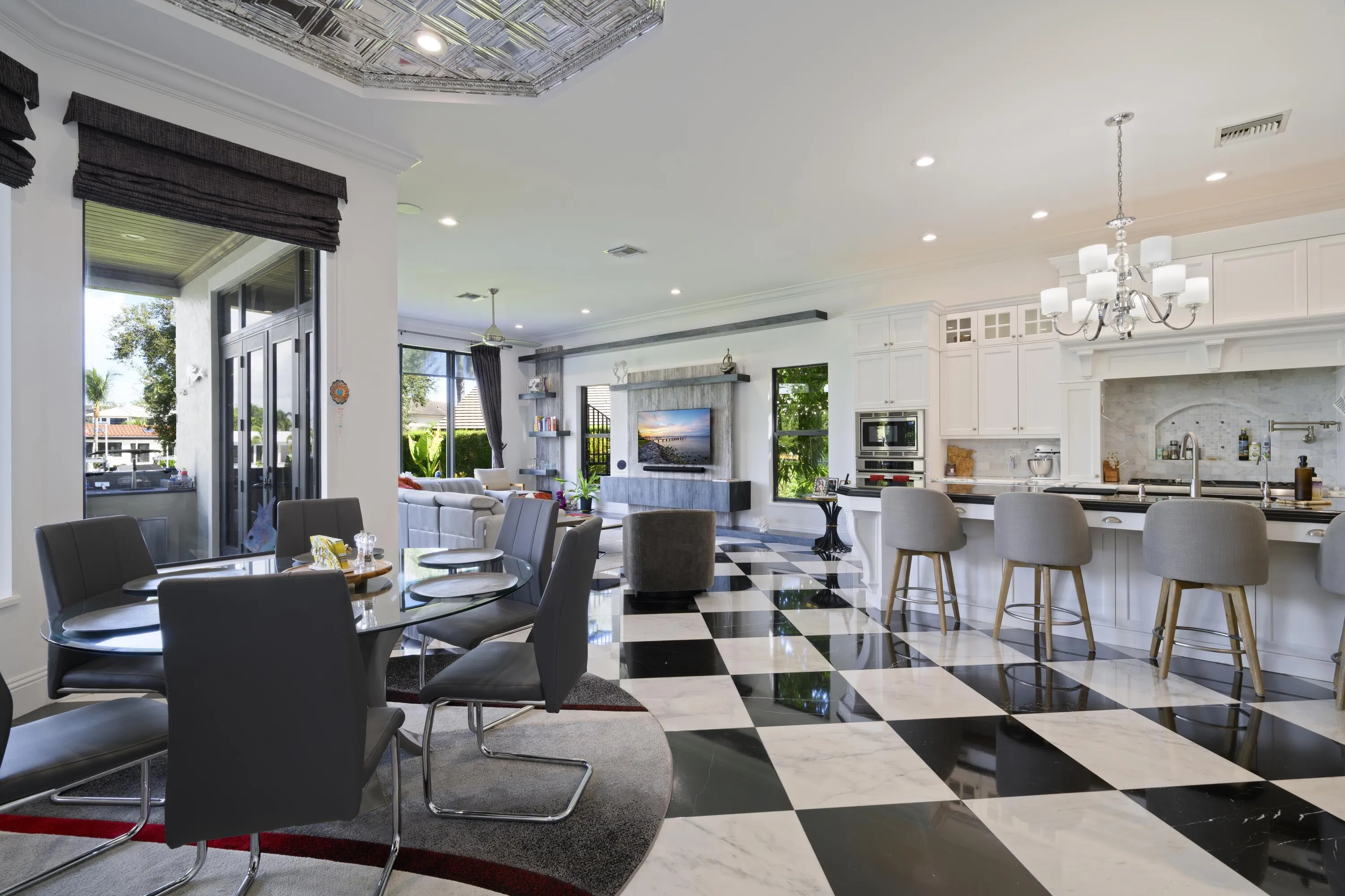 BREAKFAST NOOK
