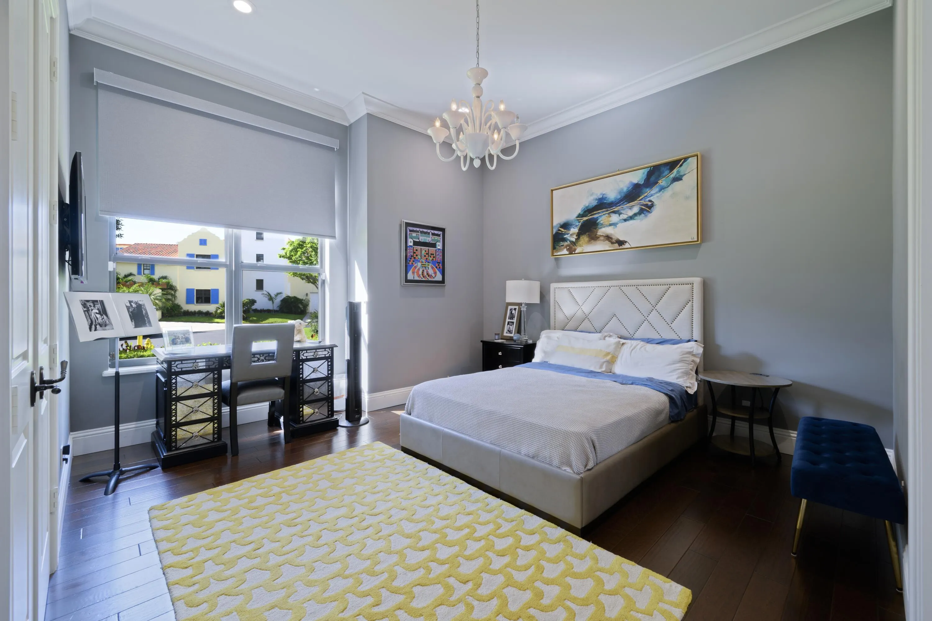 GUEST BEDROOM - 1ST FL