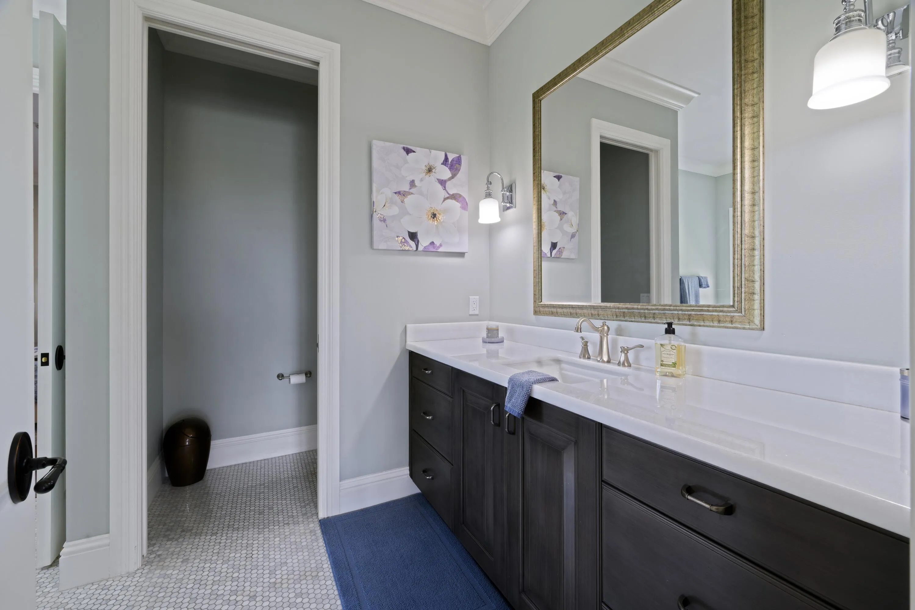 GUEST BATH - 2ND FL