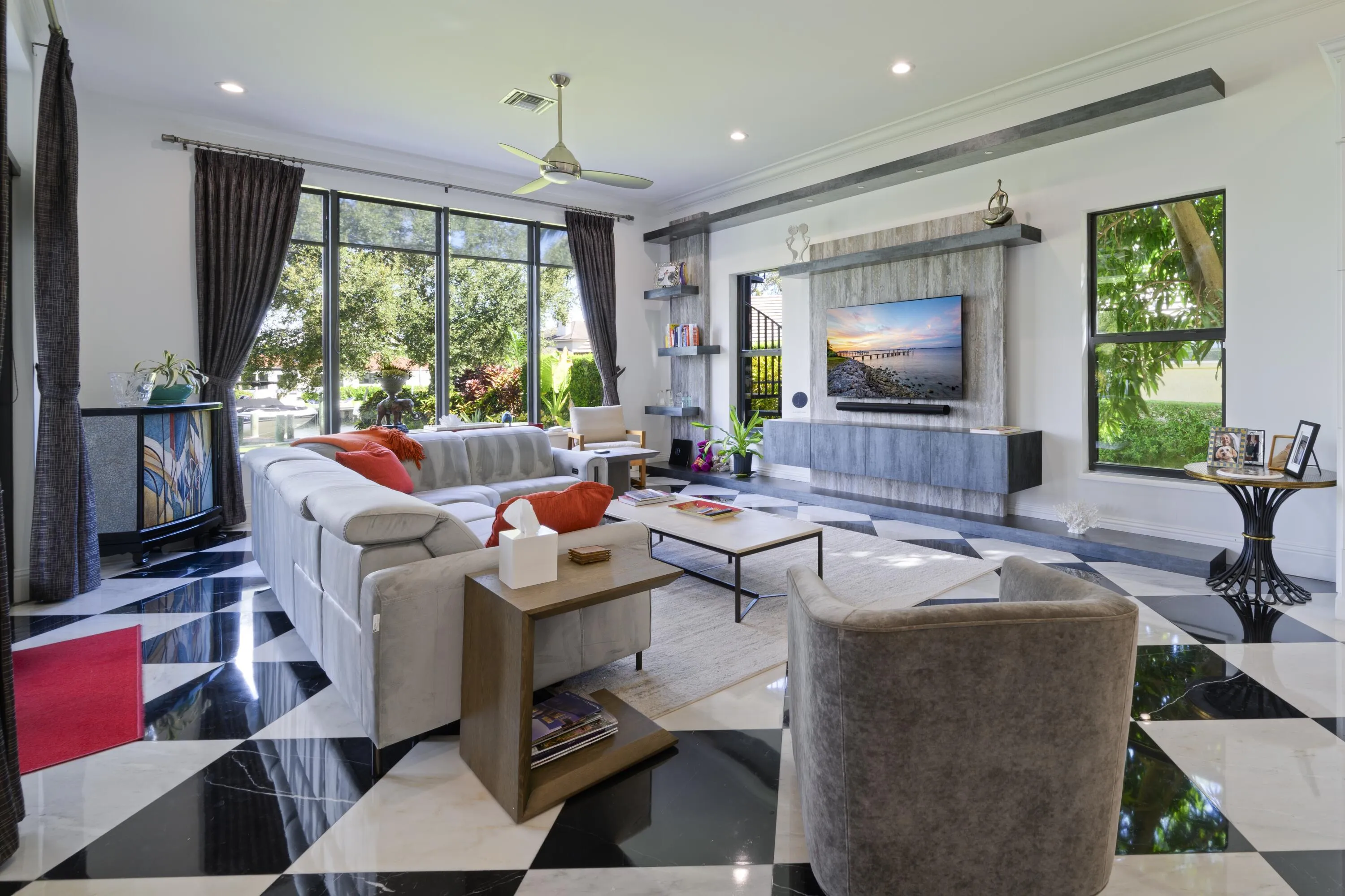 FAMILY ROOM