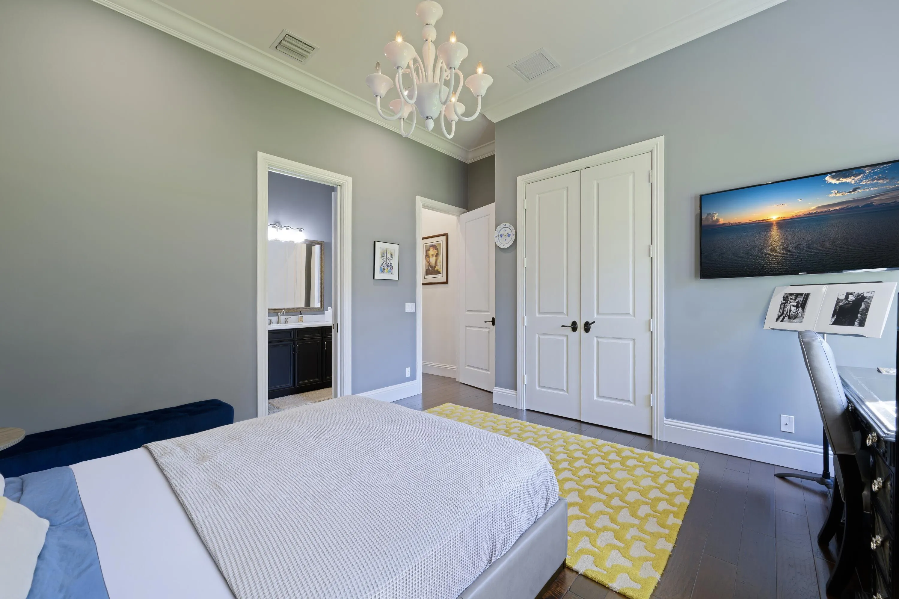 GUEST BEDROOM - 1ST FL