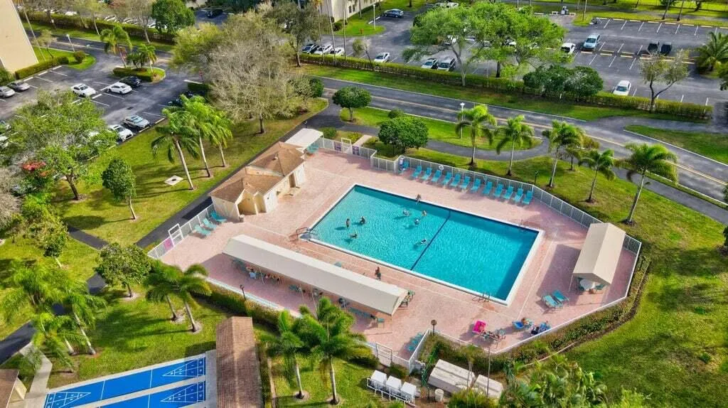 40 Pool Outdoor