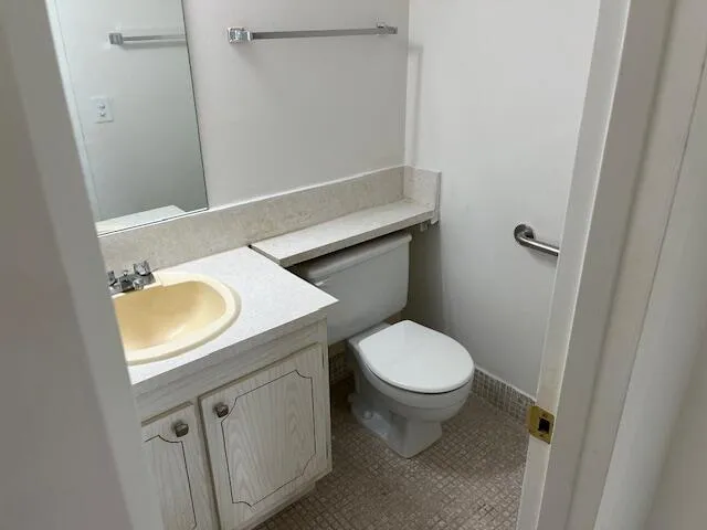 1/2 bathroom
