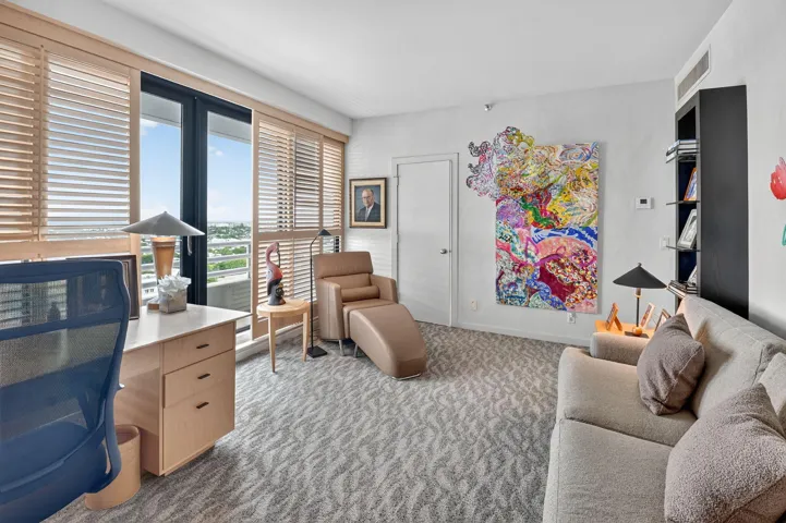 Guest Suite 3 (Office)