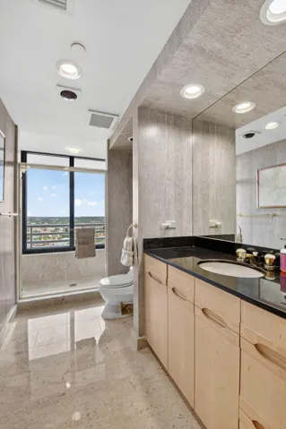 Guest Bath 1