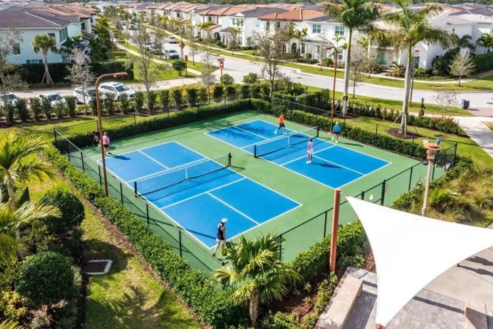Alton - Courts