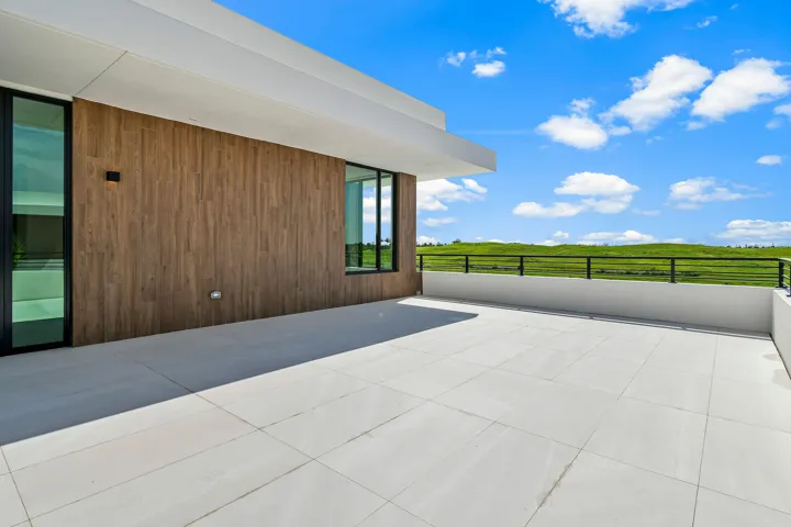 Owner's suite terrace