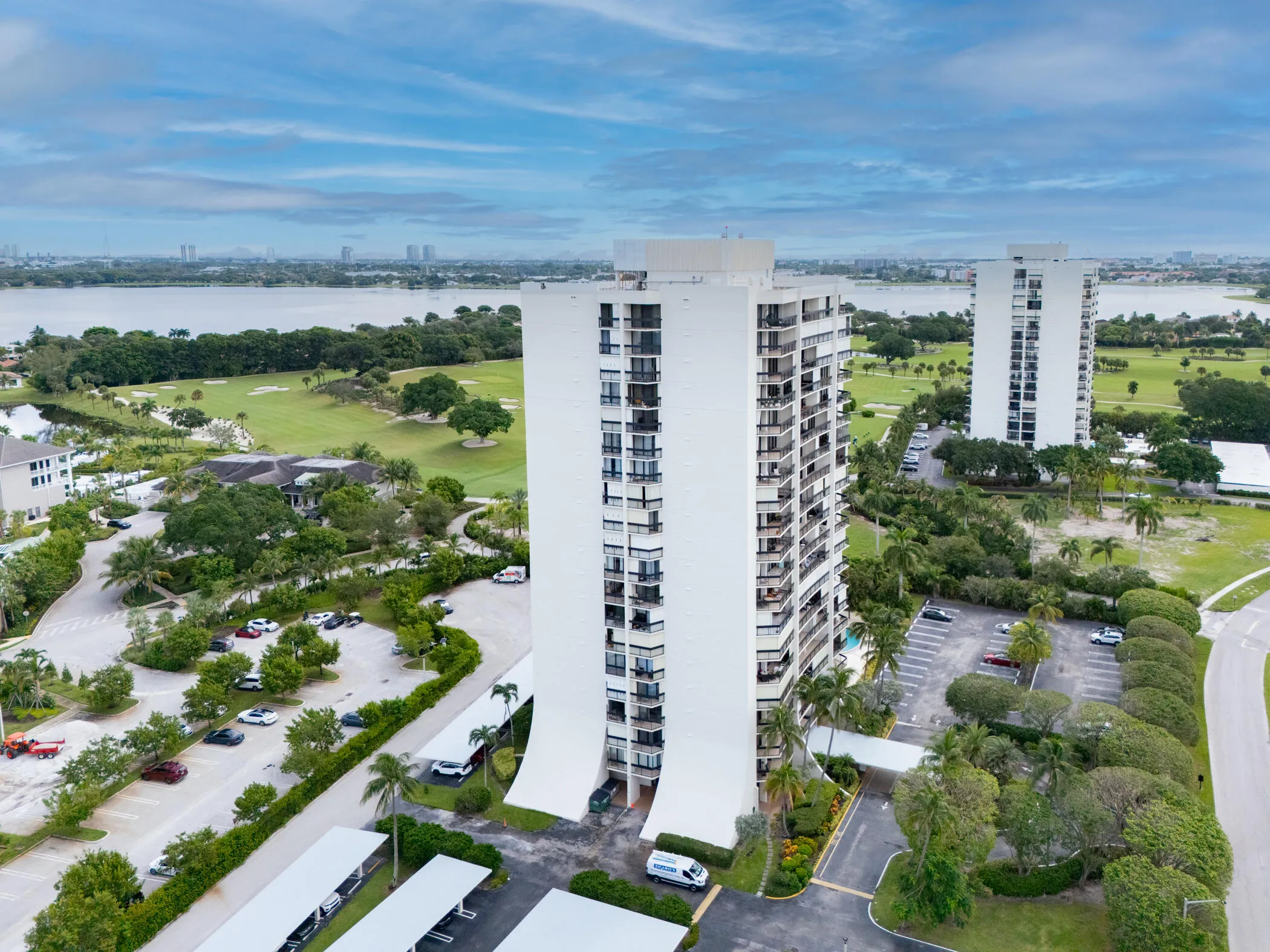 © Clark-2400 Presidential Way 801-031
