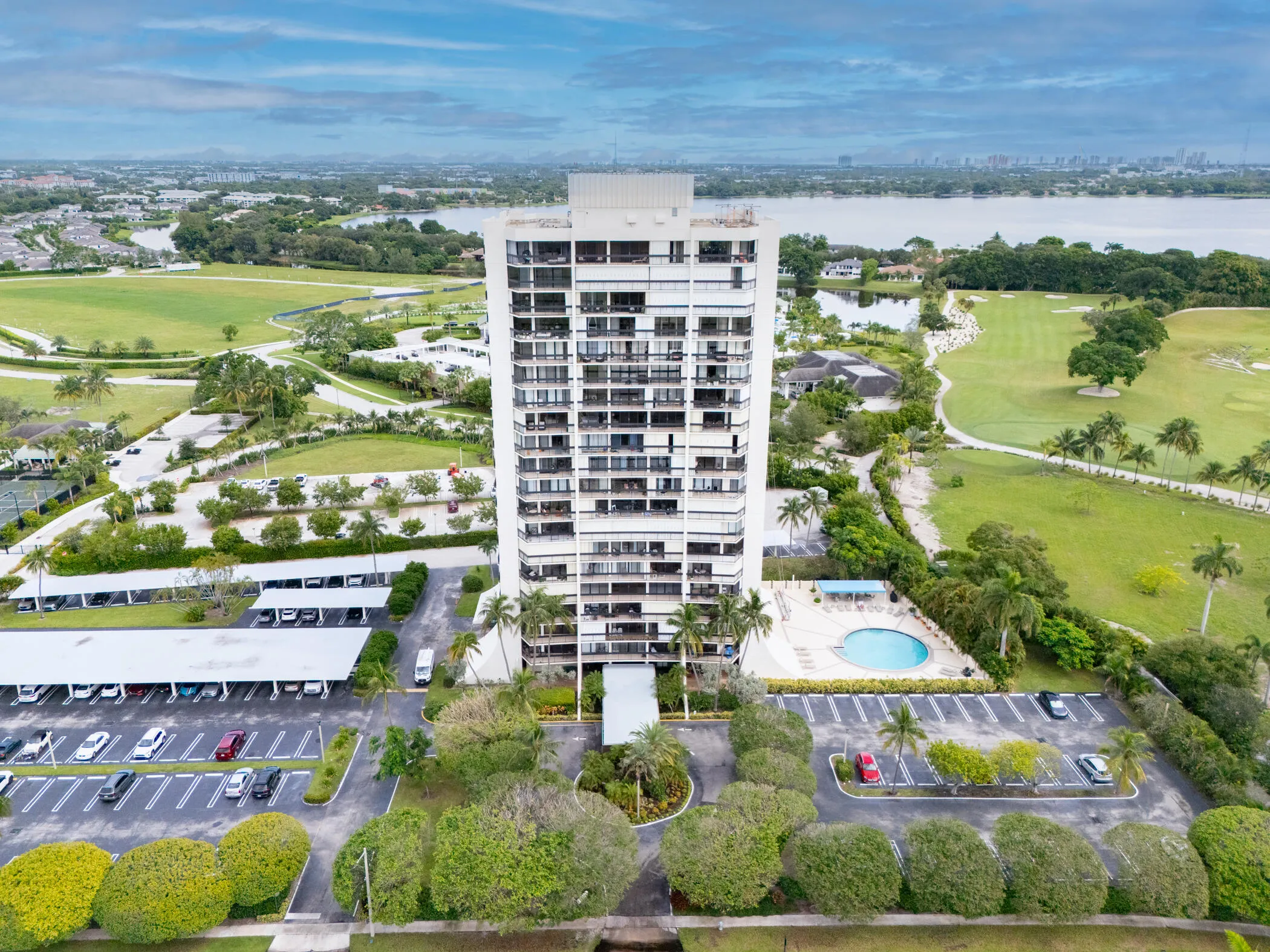 © Clark-2400 Presidential Way 801-033