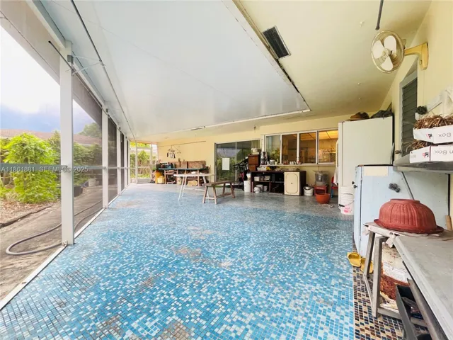 screened in patio