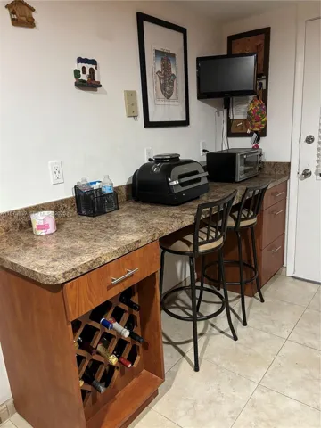 BAR IN KITCHEN