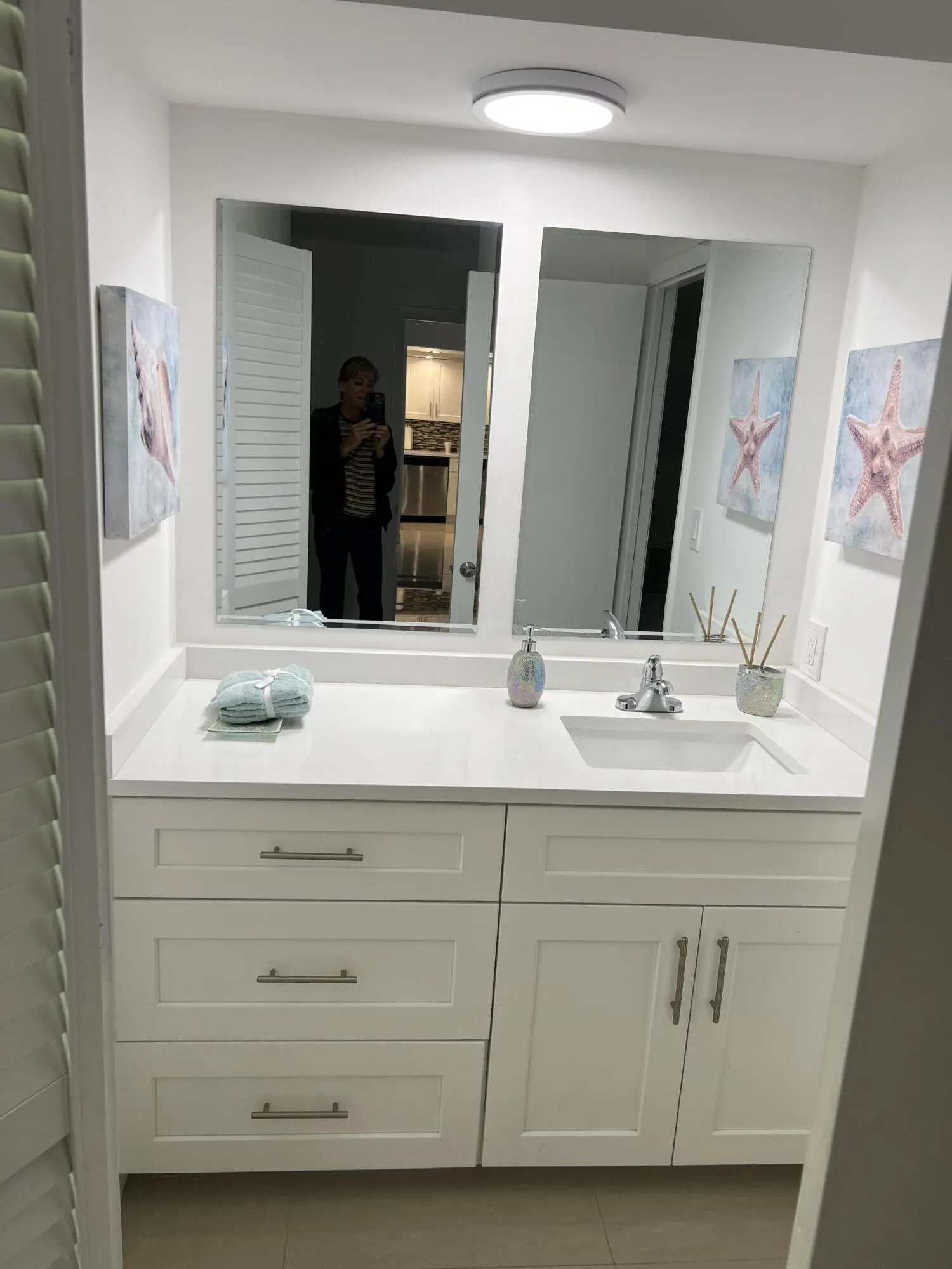 Master sink,seperate from bath