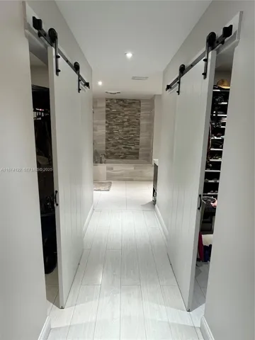 Master His & Her Closet