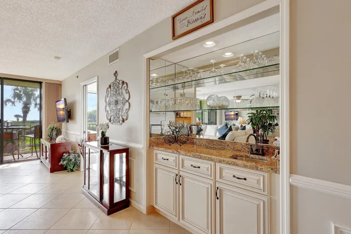 WET BAR