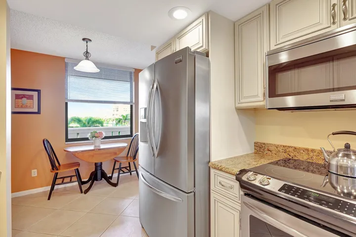UPGRADED KITCHEN