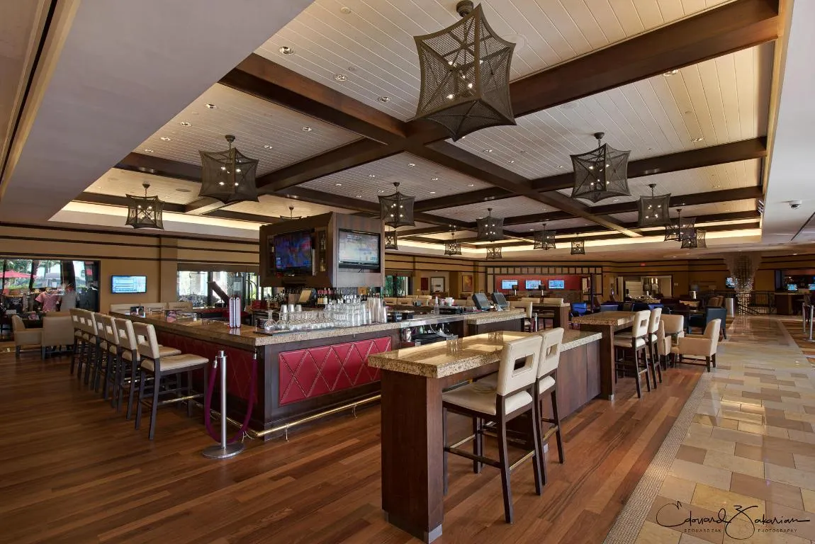 Restaurant/Bar
