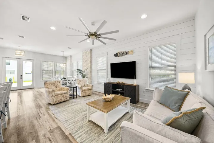 11-web-or-mls-19914 Front Beach Rd-11