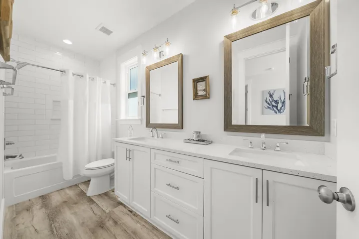 2nd Floor Shared Bath