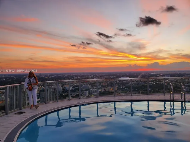 Roof top pool amazing views!