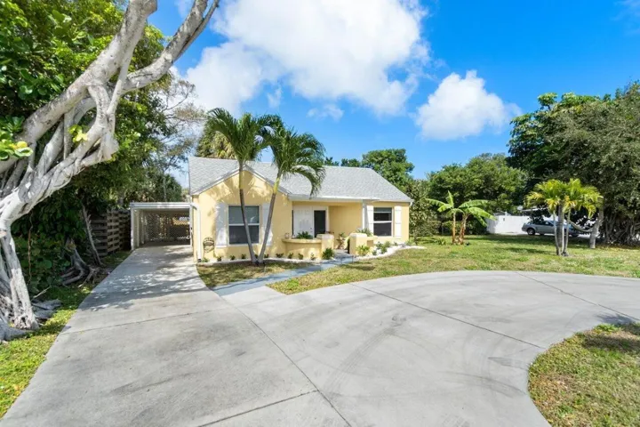 006-727SouthLakeDrive-Lantana-FL-33462-S