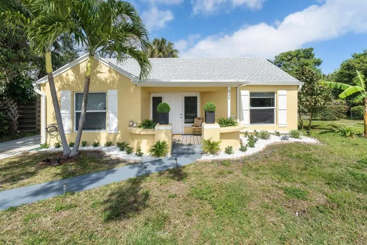 002-727SouthLakeDrive-Lantana-FL-33462-S
