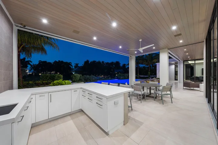 175_Alexander_Palm_Road_Dusk_07
