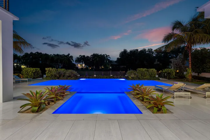 175_Alexander_Palm_Road_Dusk_08