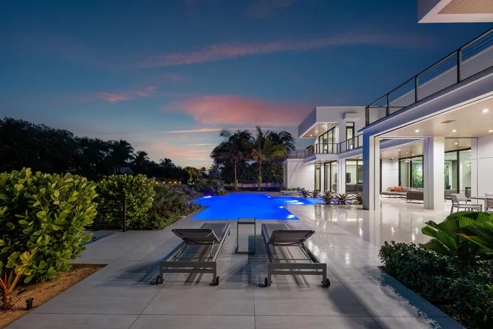 175_Alexander_Palm_Road_Dusk_12