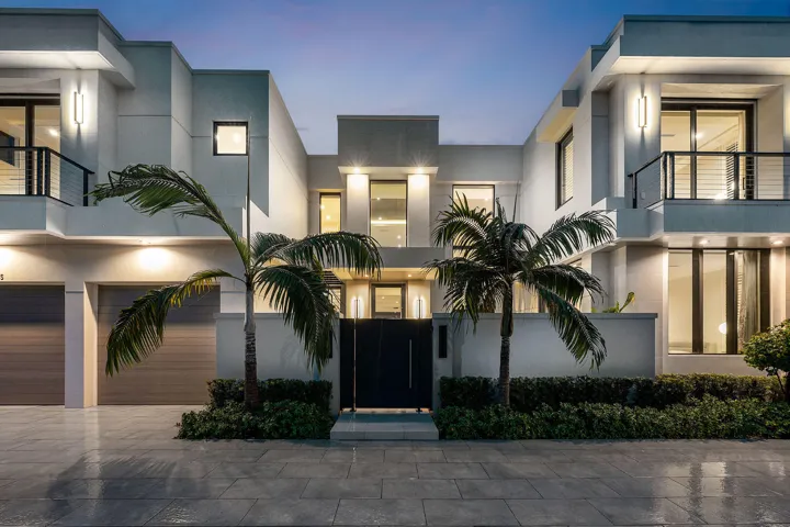 175_Alexander_Palm_Road_Dusk_04