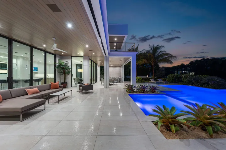 175_Alexander_Palm_Road_Dusk_09