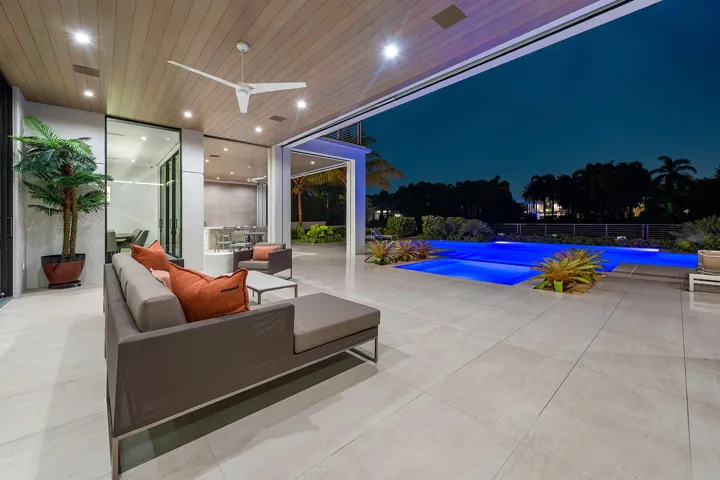 175_Alexander_Palm_Road_Dusk_06
