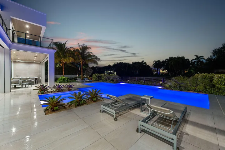 175_Alexander_Palm_Road_Dusk_15