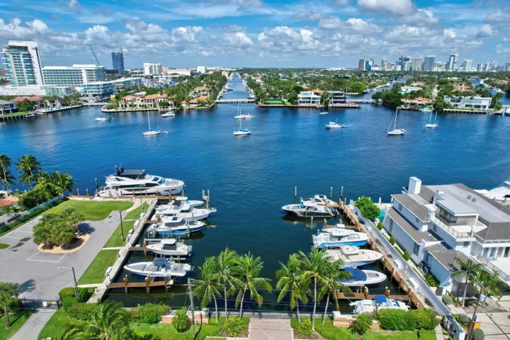 Harbor Beach Private Neighborhood Marina & View to Downtown Fort Lauderdale