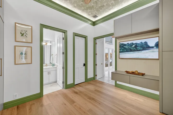 Bedroom Suite 3 - Palm Room