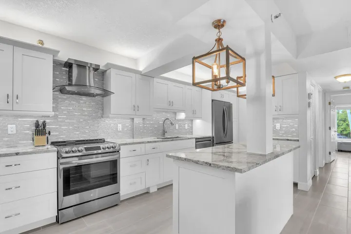 Beautifully updated kitchen