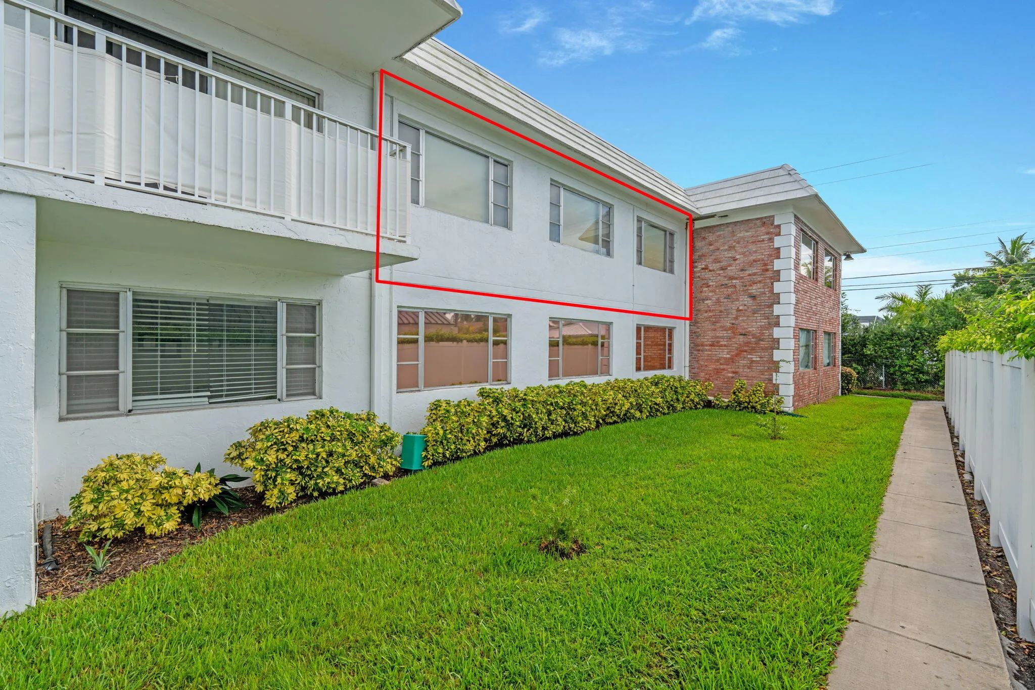 Building 1, 418 S Cypress Rd