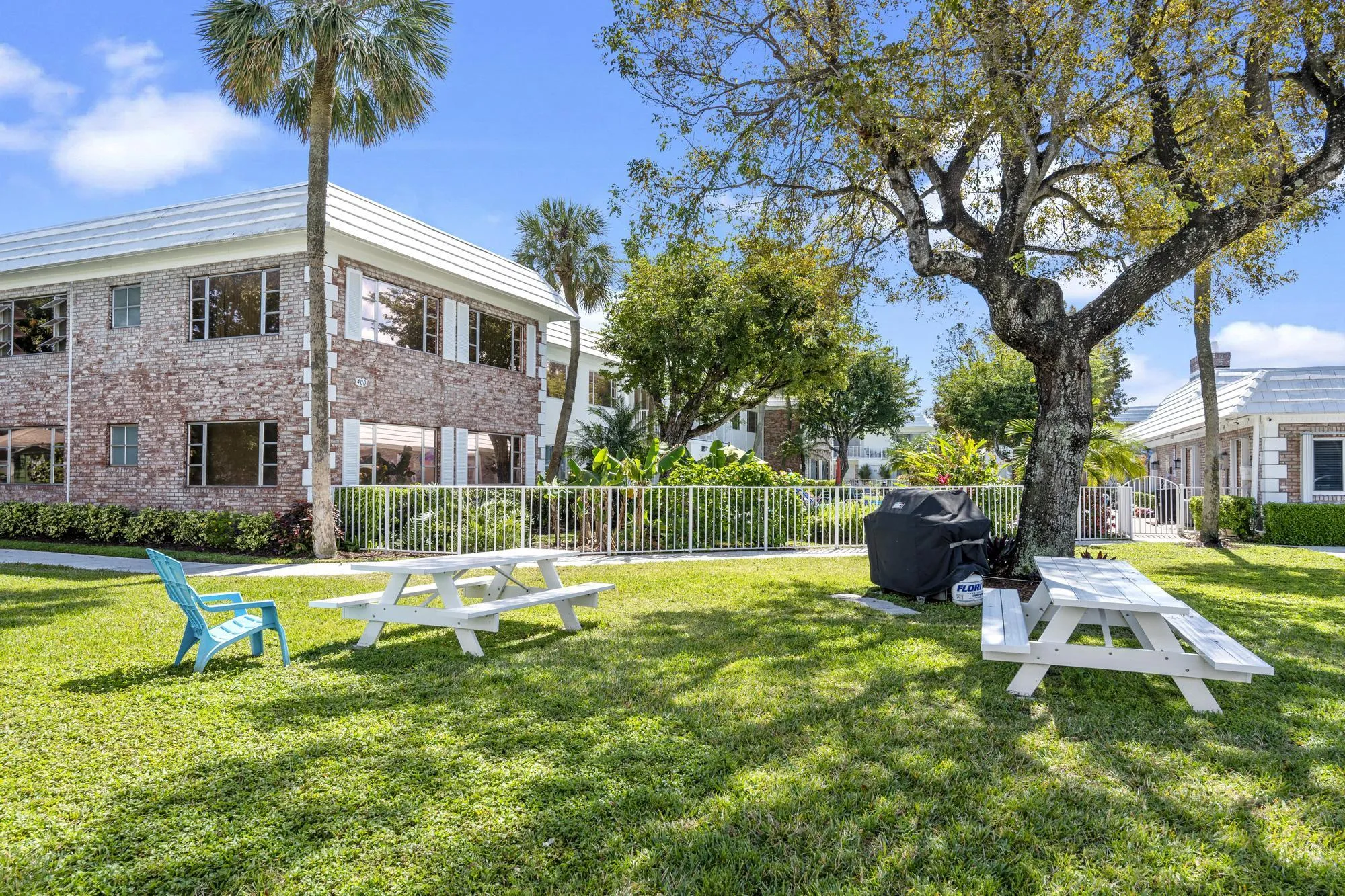 Clubhouse, BBQ Area, Pool